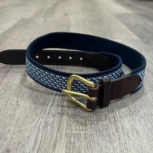 New? Vineyard Vines Size 30 Classic Whale Print Navy Canvas and Leather Belt